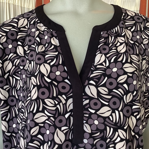 Anne Klein Sleeveless Top Abstract Floral Print Blouse V-Neck Brown Size 2X - Picture 2 of 7